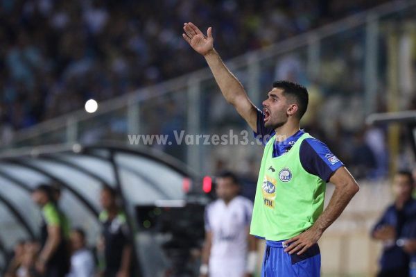 چرا علی کریمی درخواست تعویض کرد