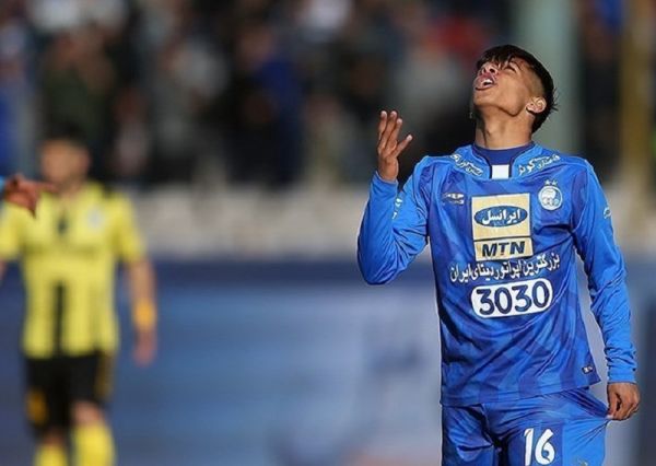 مدیرعامل ایرانجوان بوشهر استقلال در پرداخت حق رشد مهدی قائدی کوتاهی می کند