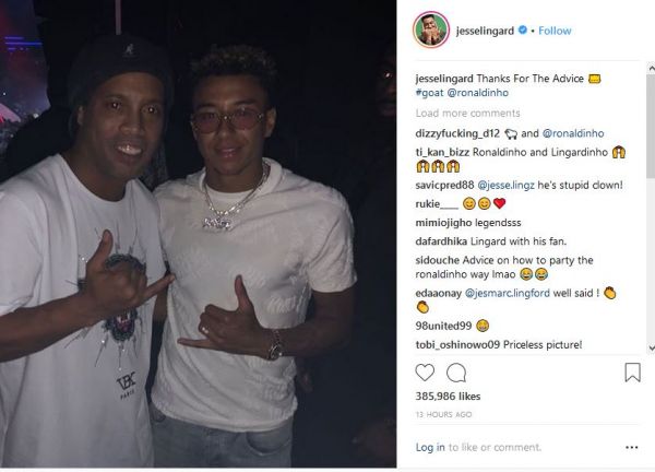  ملاقات ستاره منچستریونایتد با رونالدینیو  عکس