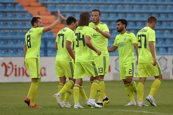 محرمی برای دینامو زاگرب بازی میکند