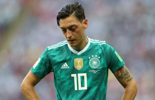  عکس  حمایت ویژه یک تیم ترکیه‌ای از اوزیل