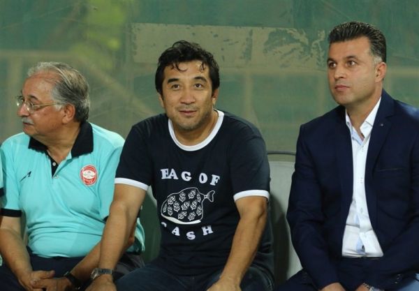 ناظمی سعی میکنیم مقابل گسترش فولاد نتایج ۲ هفته ابتدایی را جبران کنیم به دنبال چند بازیکن جدید هستیم