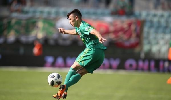 چرا احمدزاده به لهستان رفت پرسپولیس ۲ ساله، ۵ میلیارد تومان به فرشاد پول میداد