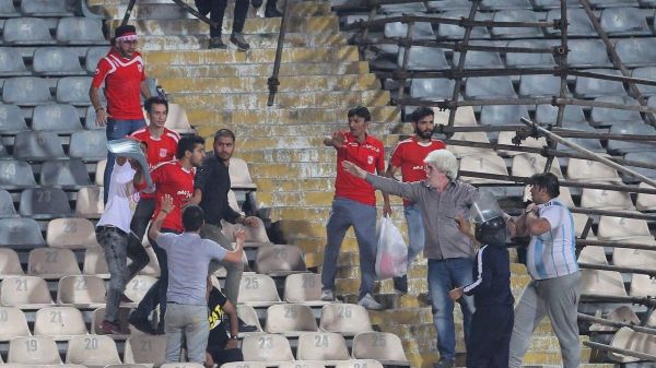 دستور ویژه تاج برای رسیدگی به بحران شعارهای قومیتی در ورزشگاهها سیاست برخورد جدی با افراد خاطی