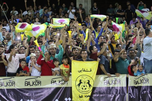  شکاری  قشقایی می خواهد از ملوان امتیاز بگیرد