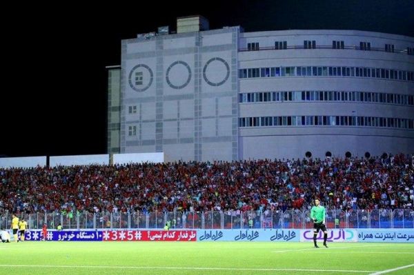 فضلی نکونام در حد نساجی نیست و میخواهد از کیروش تقلید کند آقایان مربی پایه را هم از بابلسر آوردند