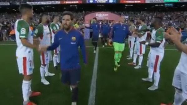 گارد افتخار آلاوس به افتخار بارسلونا عکس