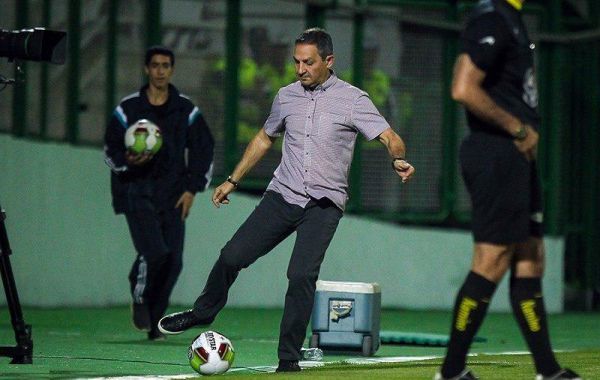 نمازی منظورم از آن کلمه، باکس محوطه جریمه بود