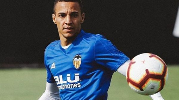  مهاجم والنسیا بازگشت به رئال مادرید را رد کرد