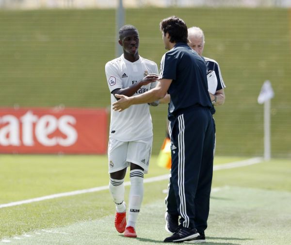  تصاویر  بازیکن 45 میلیونی رئال مادرید در لیگ دسته سه