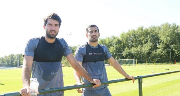 2 پیشنهاد برای کریم از لیگ هلند رقابت تراکتورسازی و سپاهان برای جذب حاجصفی