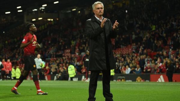 حمایت هواداران منچستریونایتد از مورینیو