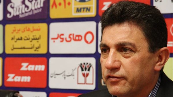 قلعه نویی دنبال فوتبال بحرینی نیستم تیمهایم را با مطالعه انتخاب میکنم و سپاهان را به جایگاه اصلی بر میگردانم