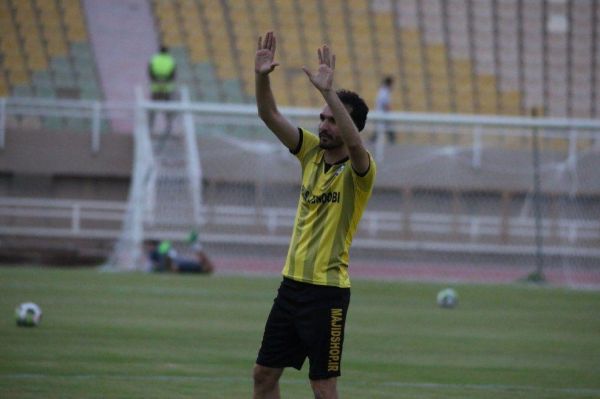  محمد نوری دیدار با سپاهان را از دست داد