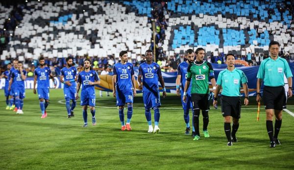 گلایه برخی بازیکنان از گزارشگر بازی السد چرا کاسه کوزهها سر سه بازیکن استقلال شکست