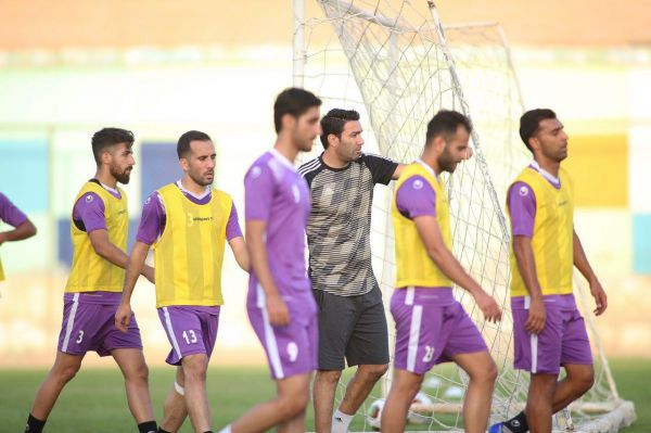 نکونام و تقابل با خاطرات شیرین قرمز و آبی