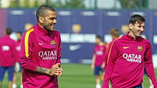  دنی آلوز  چشم بسته مسی را در زمین پیدا می کردم