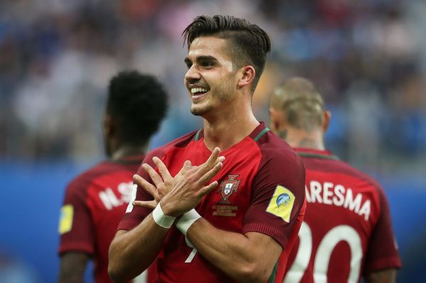  سیلوا  در زمین با کسی دوستی ندارم