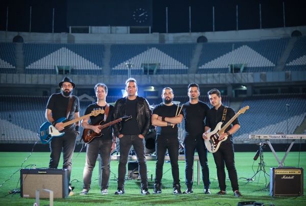  پایان فیلمبرداری   آبی به رنگ آسمان   با صدای رضا یزدانی در ورزشگاه آزادی