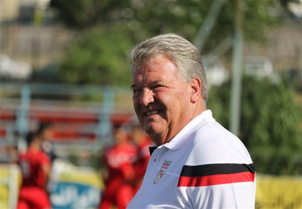  نگرانی جان توشاک در مورد ملی‌پوشان تراکتور  پرونده رامین روی هوا