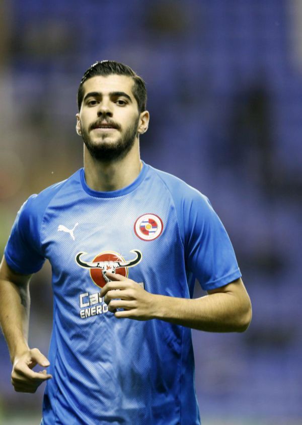  رونمایی از عزت‌اللهی با لباس ردینگ  عکس