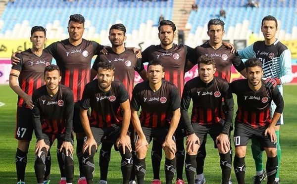 دیدار مشکیپوشان - ملوان با وجود حضور بازیکنان در زمین لغو شد