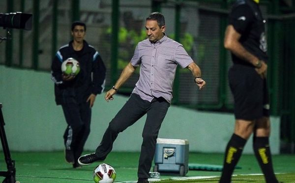  امید نمازی  در تمام بازی‌ها از حریفان بهتر هستیم اما گلزن نداریم  من چه کار کنم  برای نتیجه گیری ابزار می‌خواهم