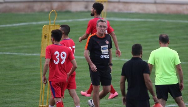 چرا تمرینات پرسپولیس تعطیل میشود