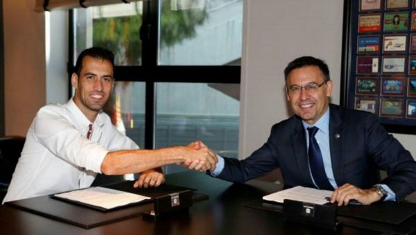  رسمی؛ تمدید قرارداد بوسکتس با بارسلونا  عکس