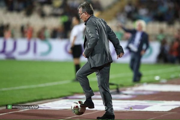  برانکو خوشحال تر از شفر   وبسایت فوتبالی- از شفر راضي تر قطعا برانكو است كه با تساوي در دربي با خيال راحت مي تواند به السد فكر كند ، به اينكه سه شنبه چه كسي قرار است دفاع راست بازي كند  لشگر برانكو فعلا تلفات داده ولي زنده است