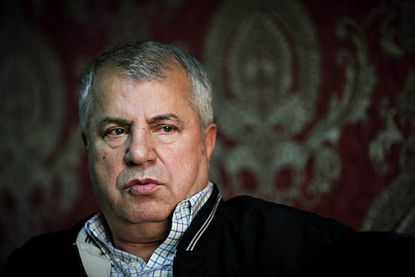 پروین تو محلات هم اینقدر بیحال بازی نمیکنند