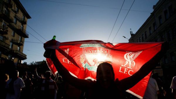  هواداران ناپولی یک لیورپولی را راهی بیمارستان کردند