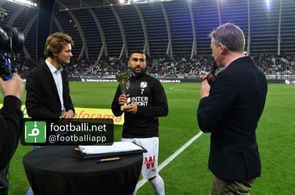  سامان قدوس بهترین بازیکن ماه سپتامبر تیم آمیان فرانسه شد و جایزه خود را قبل از آغاز بازی امشب برابر دیژون دریافت کرد