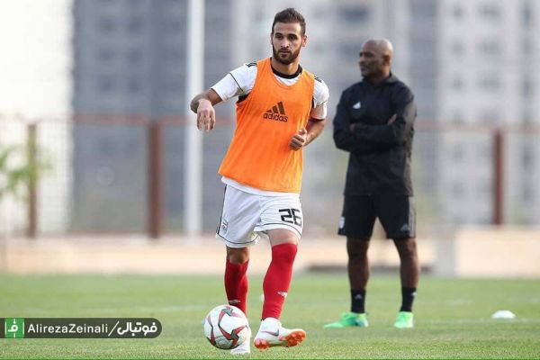  عكس نوشت  جديدترين عضو تيم ملي ثمره تلاش و پشتكارش را با دعوت كيروش گرفت  احمدنورالهي البته رقباي سرسختي در پست خود مي بيند اما كيروش هم به همان اندازه غير قابل پيش بينيست  شايد احمد فيكس تيم ملي شد