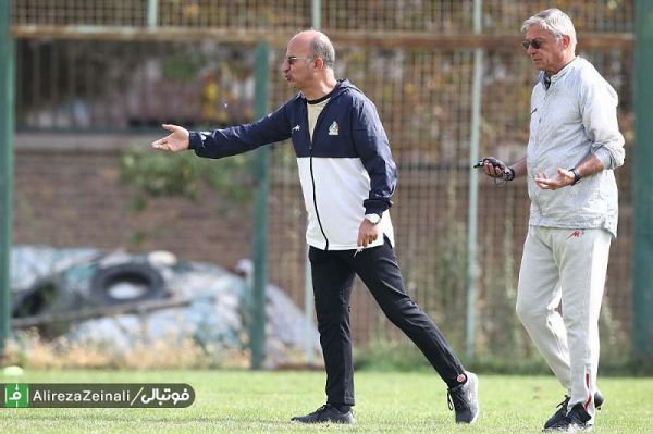  عكس نوشت  نام ديگر امنيت شغلي در ايران رضا چلنگر است  مترجمي كه ١٧ سال است برايش بيكاري معنا ندارد  از بلاژ و برانكو و بگوويچ گرفته تا اين سالها كه كرانچار با او احساس غريبي نمي كند