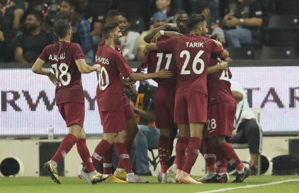 برد بزرگ قطر با درخشش ستارههای السد و الدحیل