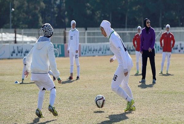 حضور نایب رییس و دبیرکل فدراسیون در جمع ملی پوشان بانوان + عکس