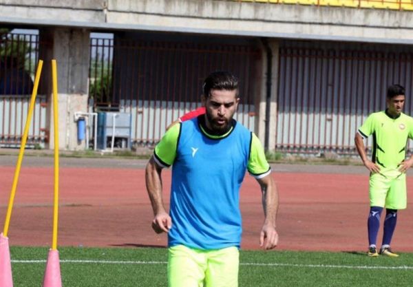  مدافع پیشین پرسپولیس شاگرد علی کریمی شد