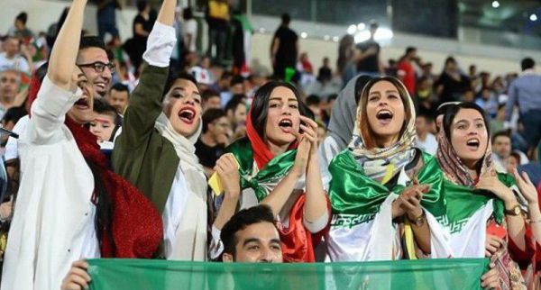 ورود بانوانِ خاص به ورزشگاه آزاد شد