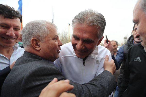  حمله میک مک‎درموت به حمید استیلی باعث شده کارلوس کی‎روش یکی از محبوترین حامیانش را از دست بدهد  علی پروین به خبر ورزشی گفته دیگر سرمربی تیم ملی را دوست ندارد