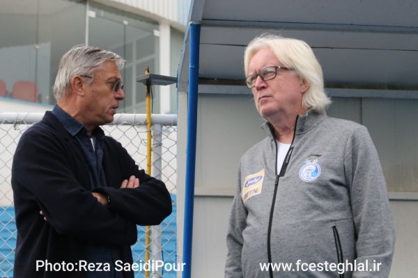  سرمربی استقلال آدم اهل تعاملی است  او تنها مربی سرشناسی بوده که برای حمایت از کی‎روش به مرکز پک رفت و امروز هم در تمرین تیمش میزبان سرمربی تیم امید بود تا نشان دهد با کرانچار هم تعامل دارد