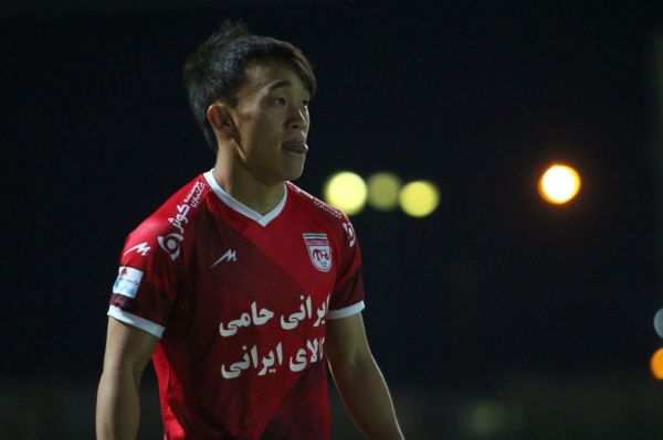  یوکیا سوگیتا ناکام اصلی بازی تراکتورسازی و صنعت نفت بود  یکبار در نیمه اول شوت محکم او به تیر خورد و یکبار هم در اواخر بازی او به عجیب ترین شکل ممکن توپش را به بیرون زد تا نتواند ناجی تیمش شود