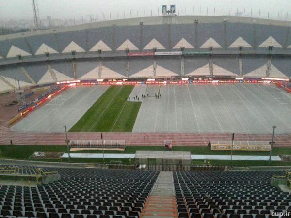برای آمادهسازی در فینال لیگ قهرمانان آسیا کاور ویژه برای ورزشگاه آزادی استفاده میشود