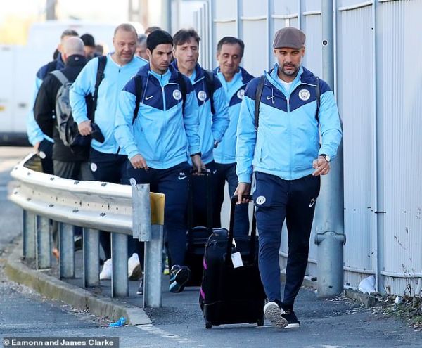 پپ و شاگردان، آماده رقابت در چمن خراب ومبلی عکس