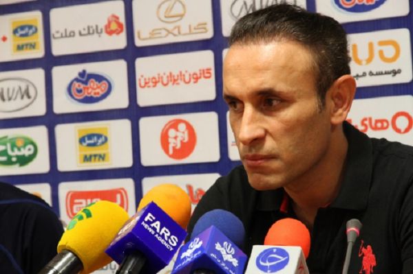 گلمحمدی مقابل تیمی سختکوش بازی داریم نظری روی اتفاقات بازی پرسپولیس و سایپا ندارم