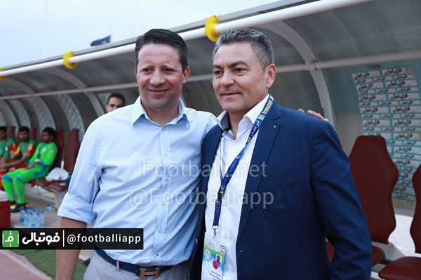  عکس یادگاری پائولو سرجیو و ایلی استن مربیان دو تیم صنعت نفت و فولاد خوزستان