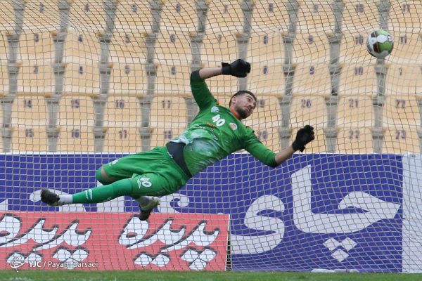 منادی قسمت بود ۲ پنالتی از استقلال بگیرم