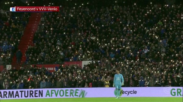 دیداری که تنها یک دقیقه طول کشید؛ یک اتفاق و ناتمام ماندن دیداری در لیگ هلند