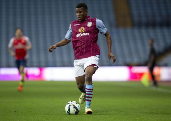 بازیکن سابق استونویلا به دلیل کتک زدن یک زن با کفش به زندان میرود