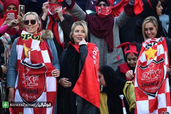  دختران علی پروین و محمود خوردبین در ورزشگاه آزادی